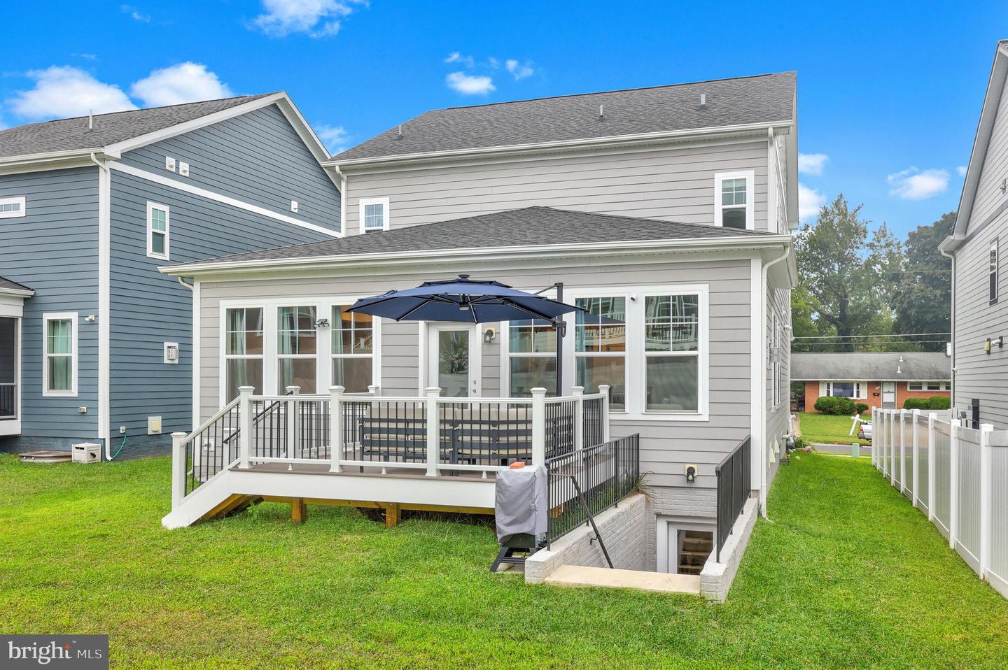 6403 HILLVIEW AVE, ALEXANDRIA, Virginia 22310, 5 Bedrooms Bedrooms, 18 Rooms Rooms,4 BathroomsBathrooms,Residential,For sale,6403 HILLVIEW AVE,VAFX2262682 MLS # VAFX2262682