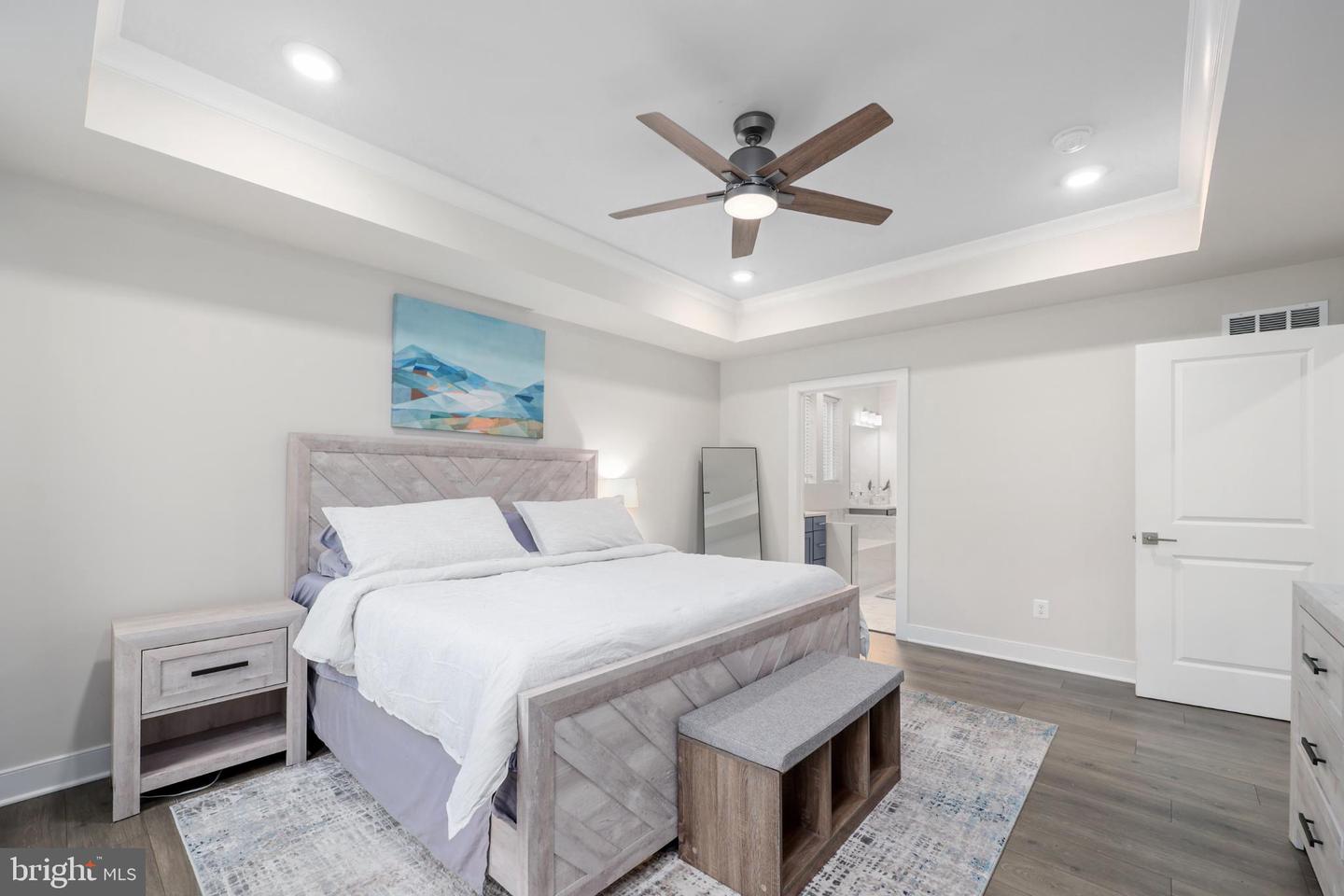 6403 HILLVIEW AVE, ALEXANDRIA, Virginia 22310, 5 Bedrooms Bedrooms, 18 Rooms Rooms,4 BathroomsBathrooms,Residential,For sale,6403 HILLVIEW AVE,VAFX2262682 MLS # VAFX2262682