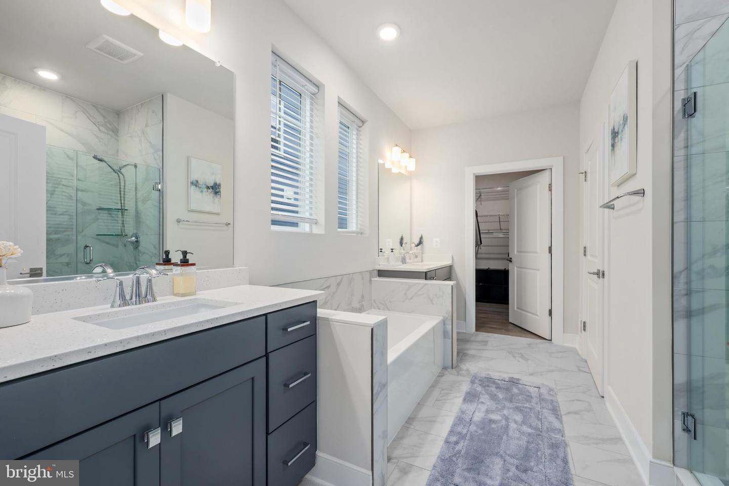 6403 HILLVIEW AVE, ALEXANDRIA, Virginia 22310, 5 Bedrooms Bedrooms, 18 Rooms Rooms,4 BathroomsBathrooms,Residential,For sale,6403 HILLVIEW AVE,VAFX2262682 MLS # VAFX2262682