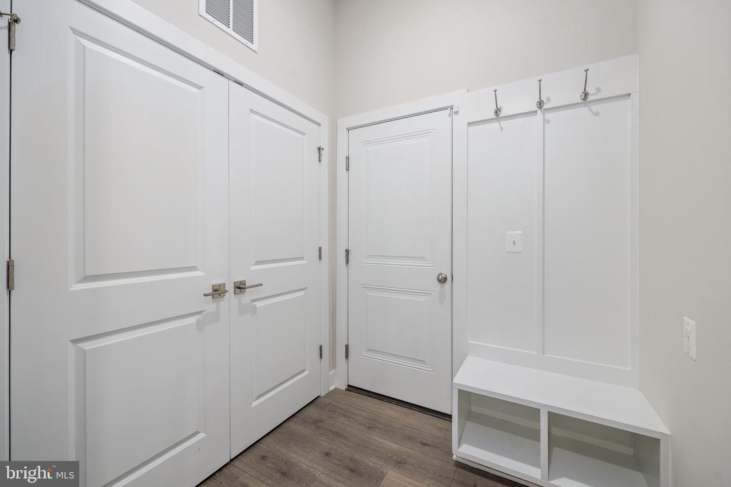 6403 HILLVIEW AVE, ALEXANDRIA, Virginia 22310, 5 Bedrooms Bedrooms, 18 Rooms Rooms,4 BathroomsBathrooms,Residential,For sale,6403 HILLVIEW AVE,VAFX2262682 MLS # VAFX2262682