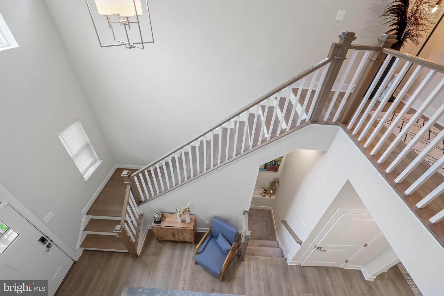 6403 HILLVIEW AVE, ALEXANDRIA, Virginia 22310, 5 Bedrooms Bedrooms, 18 Rooms Rooms,4 BathroomsBathrooms,Residential,For sale,6403 HILLVIEW AVE,VAFX2262682 MLS # VAFX2262682