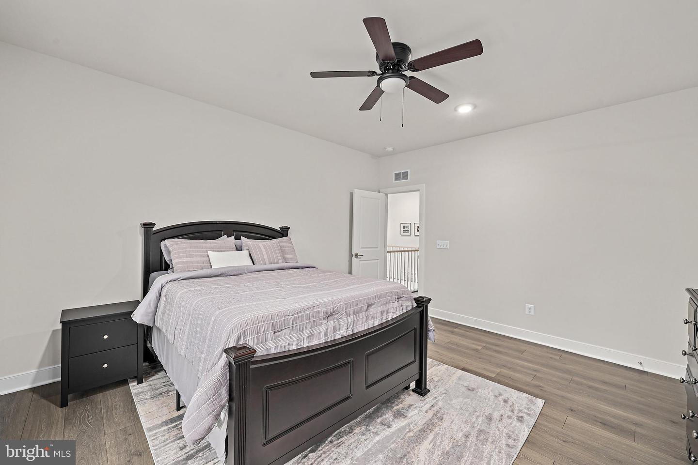 6403 HILLVIEW AVE, ALEXANDRIA, Virginia 22310, 5 Bedrooms Bedrooms, 18 Rooms Rooms,4 BathroomsBathrooms,Residential,For sale,6403 HILLVIEW AVE,VAFX2262682 MLS # VAFX2262682
