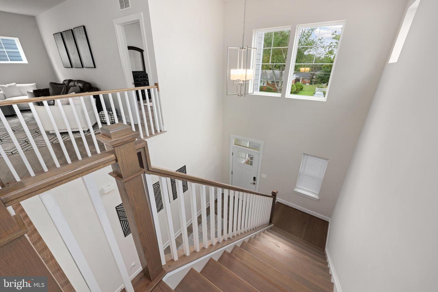 6403 HILLVIEW AVE, ALEXANDRIA, Virginia 22310, 5 Bedrooms Bedrooms, 18 Rooms Rooms,4 BathroomsBathrooms,Residential,For sale,6403 HILLVIEW AVE,VAFX2262682 MLS # VAFX2262682