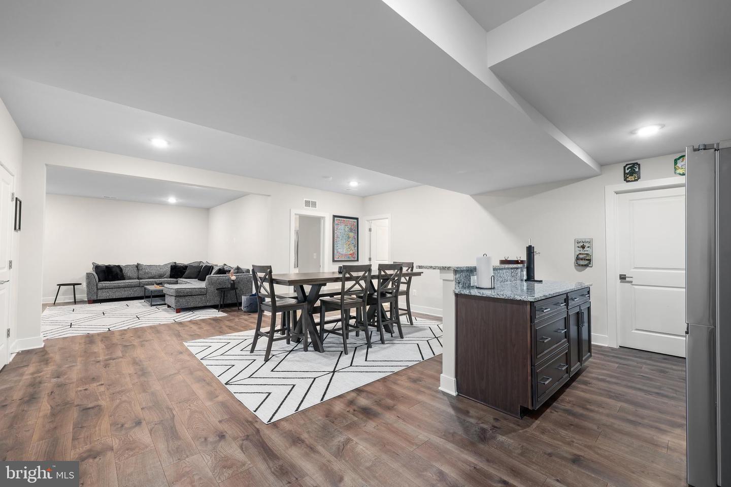 6403 HILLVIEW AVE, ALEXANDRIA, Virginia 22310, 5 Bedrooms Bedrooms, 18 Rooms Rooms,4 BathroomsBathrooms,Residential,For sale,6403 HILLVIEW AVE,VAFX2262682 MLS # VAFX2262682