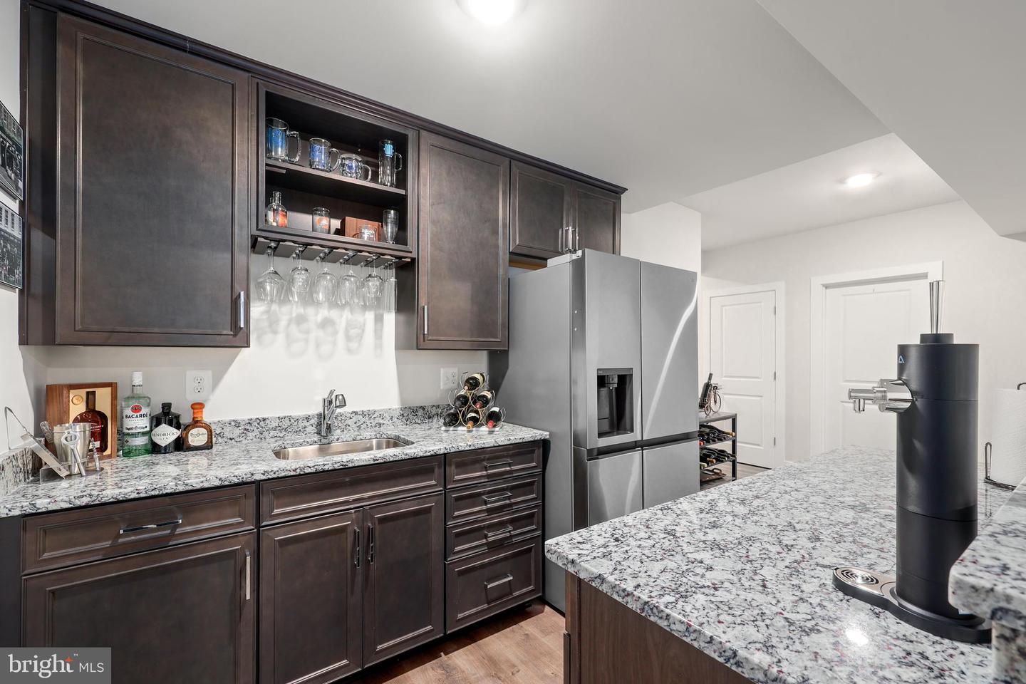 6403 HILLVIEW AVE, ALEXANDRIA, Virginia 22310, 5 Bedrooms Bedrooms, 18 Rooms Rooms,4 BathroomsBathrooms,Residential,For sale,6403 HILLVIEW AVE,VAFX2262682 MLS # VAFX2262682