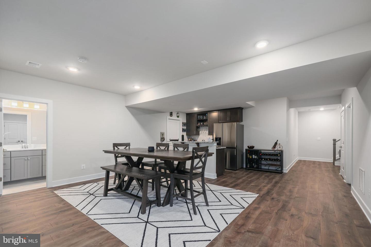 6403 HILLVIEW AVE, ALEXANDRIA, Virginia 22310, 5 Bedrooms Bedrooms, 18 Rooms Rooms,4 BathroomsBathrooms,Residential,For sale,6403 HILLVIEW AVE,VAFX2262682 MLS # VAFX2262682