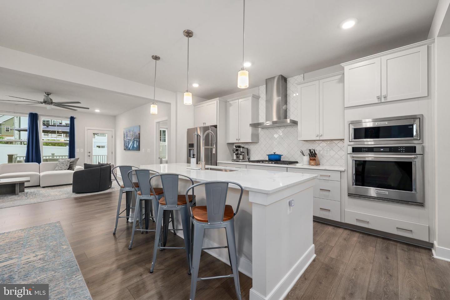 6403 HILLVIEW AVE, ALEXANDRIA, Virginia 22310, 5 Bedrooms Bedrooms, 18 Rooms Rooms,4 BathroomsBathrooms,Residential,For sale,6403 HILLVIEW AVE,VAFX2262682 MLS # VAFX2262682