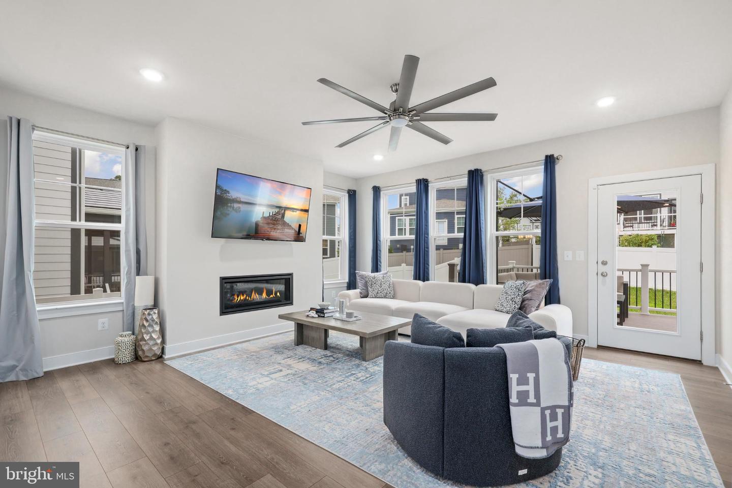 6403 HILLVIEW AVE, ALEXANDRIA, Virginia 22310, 5 Bedrooms Bedrooms, 18 Rooms Rooms,4 BathroomsBathrooms,Residential,For sale,6403 HILLVIEW AVE,VAFX2262682 MLS # VAFX2262682