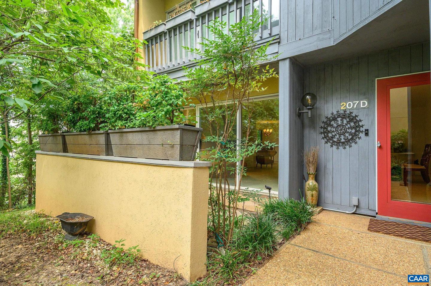 207 NW 2ND ST #D, CHARLOTTESVILLE, Virginia 22902, 2 Bedrooms Bedrooms, ,1 BathroomBathrooms,Residential,For sale,207 NW 2ND ST #D,668084 MLS # 668084