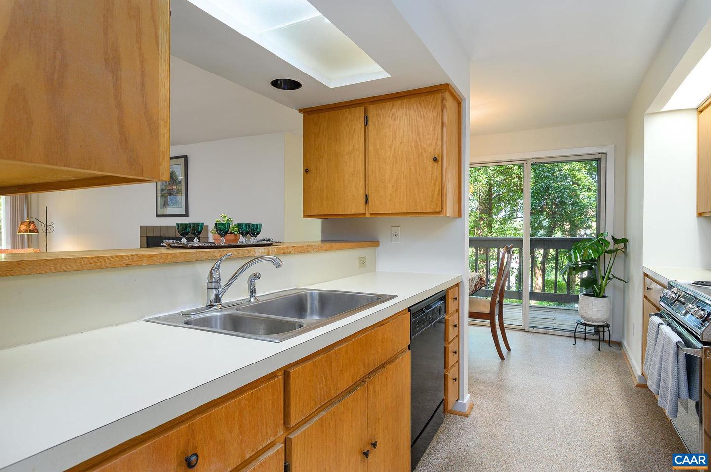 207 NW 2ND ST #D, CHARLOTTESVILLE, Virginia 22902, 2 Bedrooms Bedrooms, ,1 BathroomBathrooms,Residential,For sale,207 NW 2ND ST #D,668084 MLS # 668084