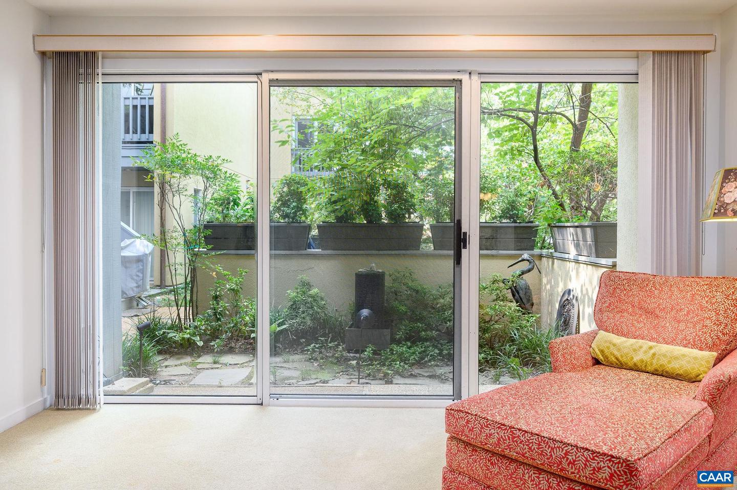 207 NW 2ND ST #D, CHARLOTTESVILLE, Virginia 22902, 2 Bedrooms Bedrooms, ,1 BathroomBathrooms,Residential,For sale,207 NW 2ND ST #D,668084 MLS # 668084