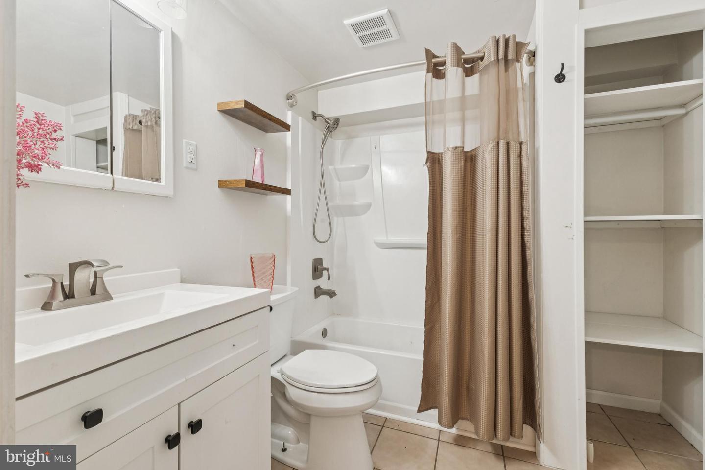 11904 BRANCHWATER ST, FREDERICKSBURG, Virginia 22407, 4 Bedrooms Bedrooms, ,2 BathroomsBathrooms,Residential,For sale,11904 BRANCHWATER ST,VASP2035736 MLS # VASP2035736