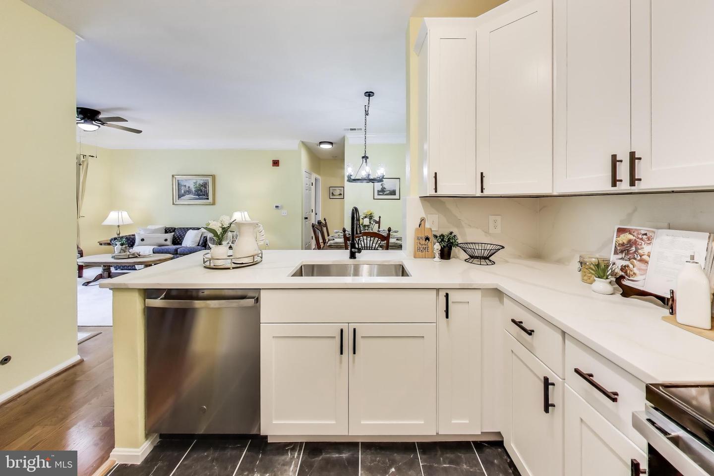 1571 SPRING GATE DR #6208, MCLEAN, Virginia 22102, 2 Bedrooms Bedrooms, ,2 BathroomsBathrooms,Residential,For sale,1571 SPRING GATE DR #6208,VAFX2262928 MLS # VAFX2262928