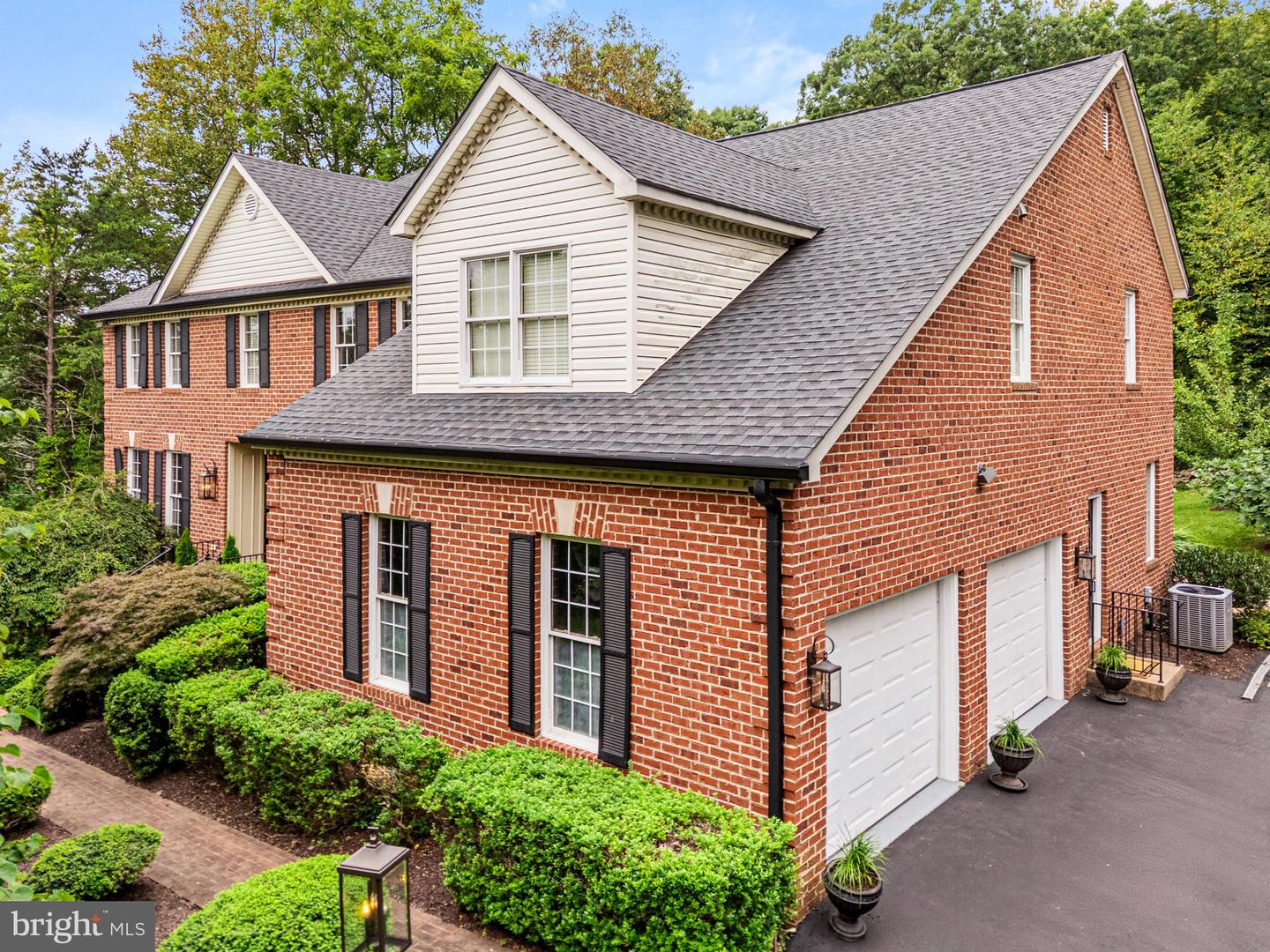 7534 CANNONEER CT E, WARRENTON, Virginia 20186, 6 Bedrooms Bedrooms, ,4 BathroomsBathrooms,Residential,For sale,7534 CANNONEER CT E,VAFQ2018018 MLS # VAFQ2018018