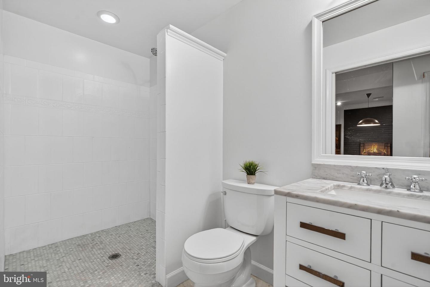 7534 CANNONEER CT E, WARRENTON, Virginia 20186, 6 Bedrooms Bedrooms, ,4 BathroomsBathrooms,Residential,For sale,7534 CANNONEER CT E,VAFQ2018018 MLS # VAFQ2018018