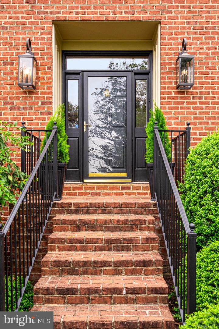 7534 CANNONEER CT E, WARRENTON, Virginia 20186, 6 Bedrooms Bedrooms, ,4 BathroomsBathrooms,Residential,For sale,7534 CANNONEER CT E,VAFQ2018018 MLS # VAFQ2018018