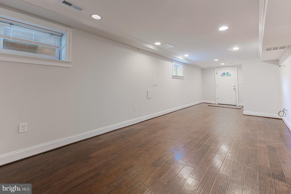 4211 DOWNING ST, ANNANDALE, Virginia 22003, 5 Bedrooms Bedrooms, 9 Rooms Rooms,4 BathroomsBathrooms,Residential,For sale,4211 DOWNING ST,VAFX2263028 MLS # VAFX2263028