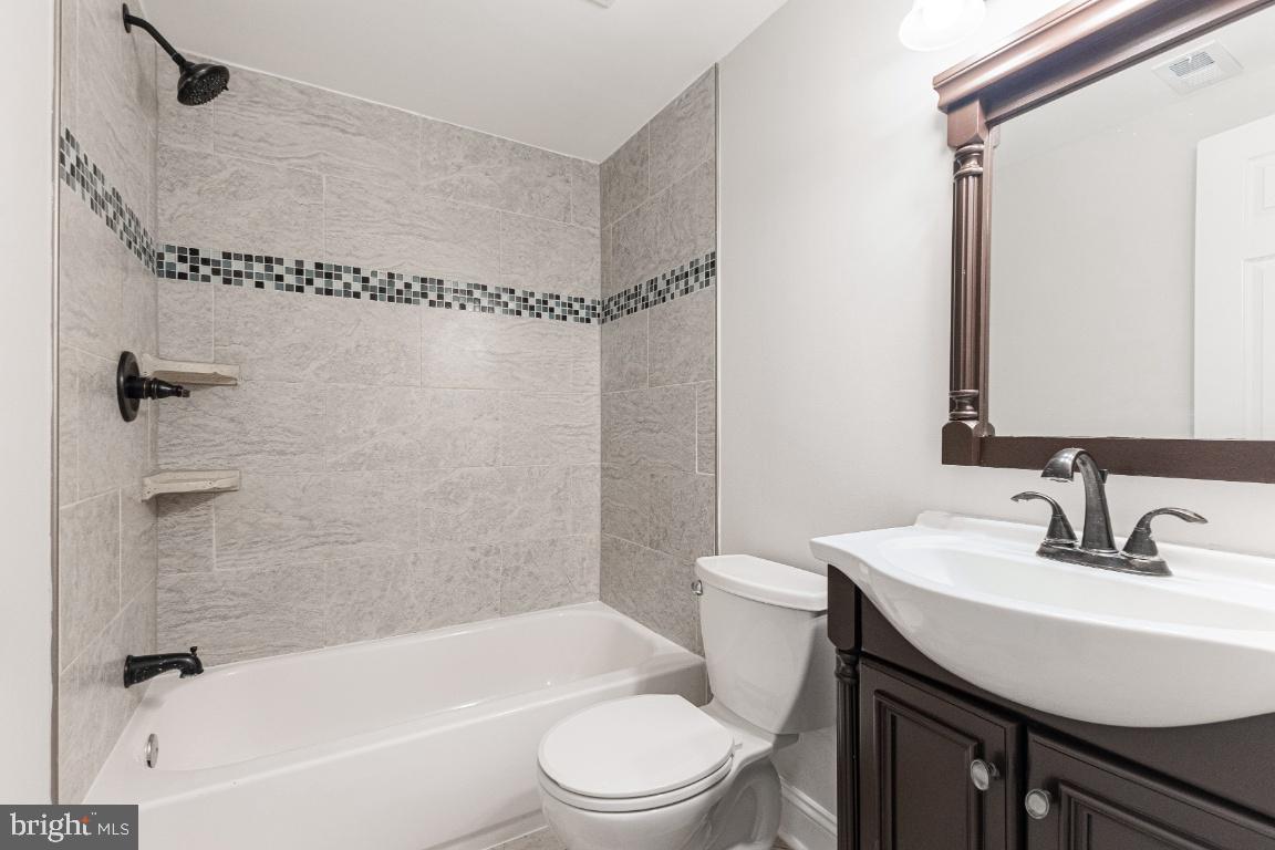 4211 DOWNING ST, ANNANDALE, Virginia 22003, 5 Bedrooms Bedrooms, 9 Rooms Rooms,4 BathroomsBathrooms,Residential,For sale,4211 DOWNING ST,VAFX2263028 MLS # VAFX2263028