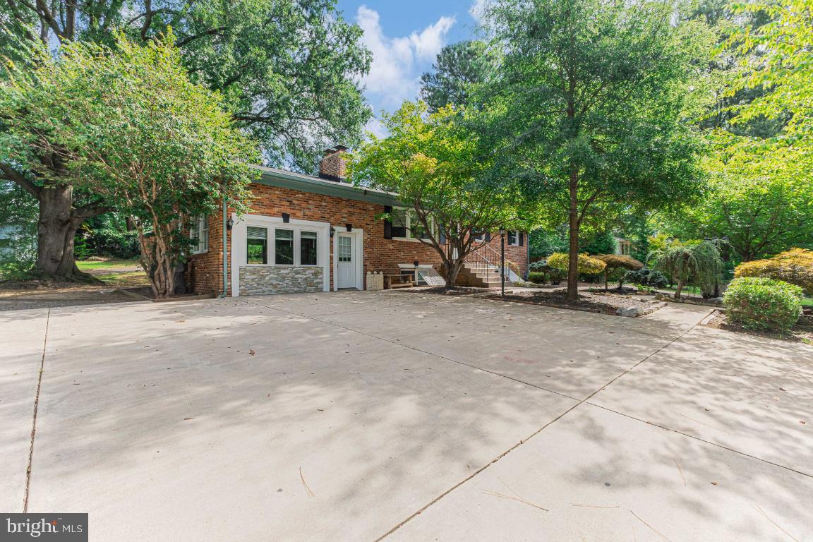 4211 DOWNING ST, ANNANDALE, Virginia 22003, 5 Bedrooms Bedrooms, 9 Rooms Rooms,4 BathroomsBathrooms,Residential,For sale,4211 DOWNING ST,VAFX2263028 MLS # VAFX2263028