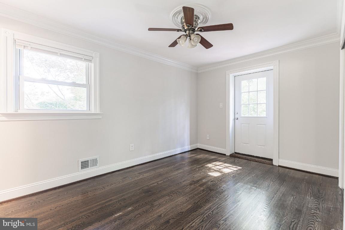 4211 DOWNING ST, ANNANDALE, Virginia 22003, 5 Bedrooms Bedrooms, 9 Rooms Rooms,4 BathroomsBathrooms,Residential,For sale,4211 DOWNING ST,VAFX2263028 MLS # VAFX2263028