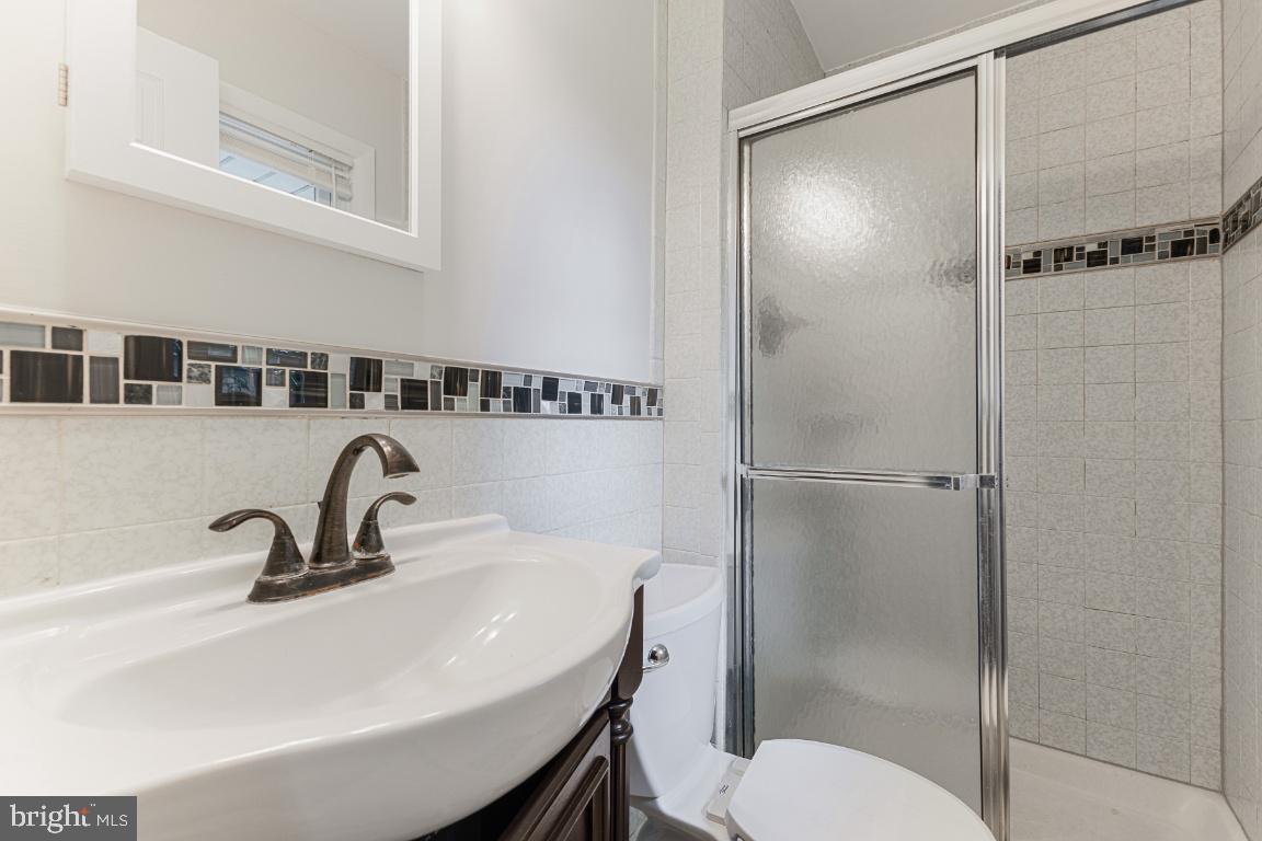 4211 DOWNING ST, ANNANDALE, Virginia 22003, 5 Bedrooms Bedrooms, 9 Rooms Rooms,4 BathroomsBathrooms,Residential,For sale,4211 DOWNING ST,VAFX2263028 MLS # VAFX2263028