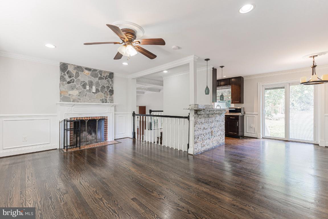 4211 DOWNING ST, ANNANDALE, Virginia 22003, 5 Bedrooms Bedrooms, 9 Rooms Rooms,4 BathroomsBathrooms,Residential,For sale,4211 DOWNING ST,VAFX2263028 MLS # VAFX2263028