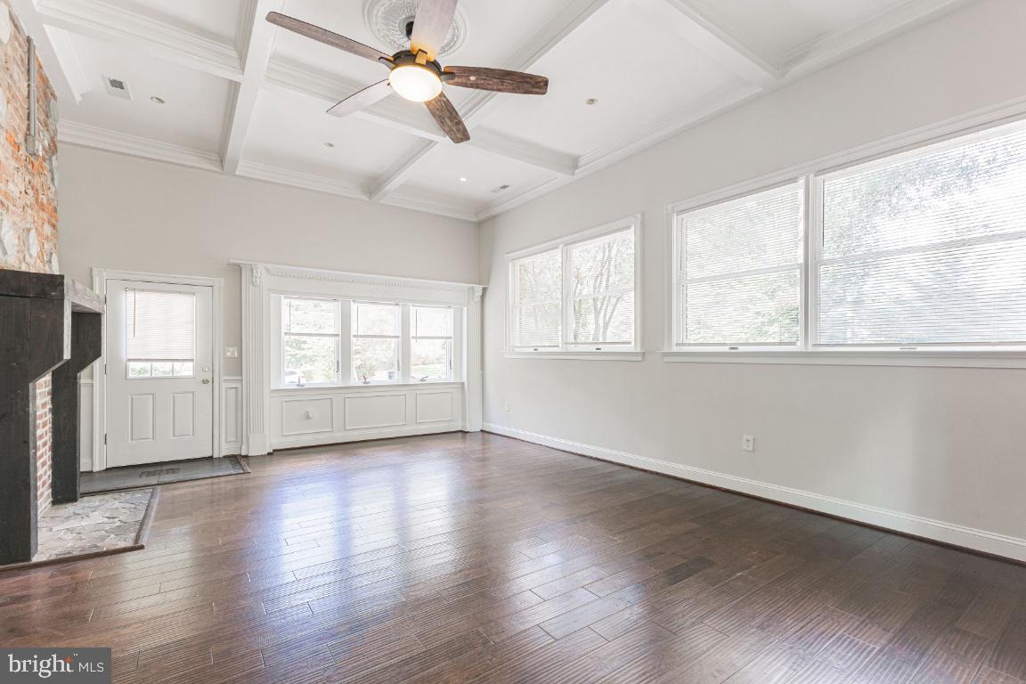 4211 DOWNING ST, ANNANDALE, Virginia 22003, 5 Bedrooms Bedrooms, 9 Rooms Rooms,4 BathroomsBathrooms,Residential,For sale,4211 DOWNING ST,VAFX2263028 MLS # VAFX2263028