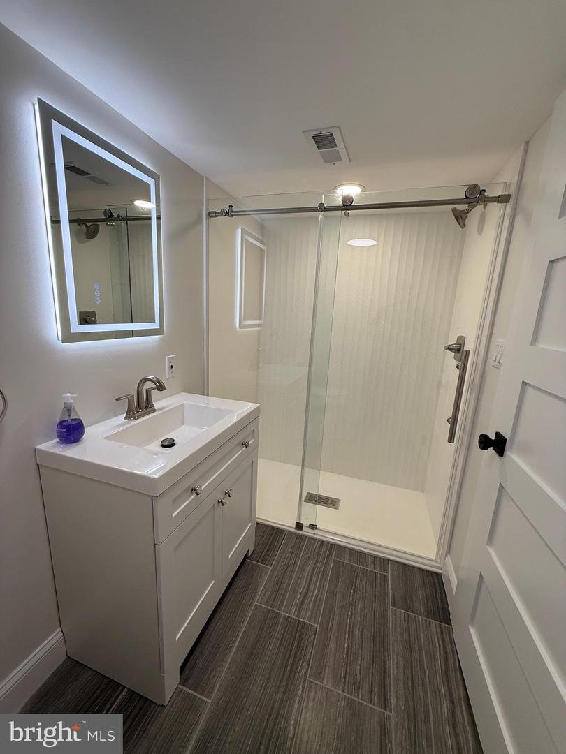 4610 9TH ST NW, WASHINGTON, District Of Columbia 20011, 4 Bedrooms Bedrooms, ,3 BathroomsBathrooms,Residential,For sale,4610 9TH ST NW,DCDC2216582 MLS # DCDC2216582