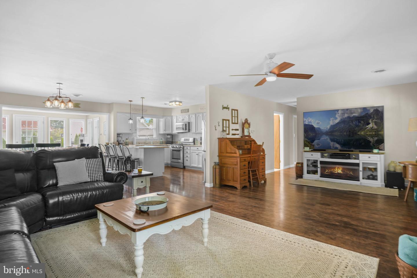4192 SUNRISE DRIVE CIR, CHINCOTEAGUE ISLAND, Virginia 23336, 2 Bedrooms Bedrooms, ,3 BathroomsBathrooms,Residential,For sale,4192 SUNRISE DRIVE CIR,VAAC2002182 MLS # VAAC2002182