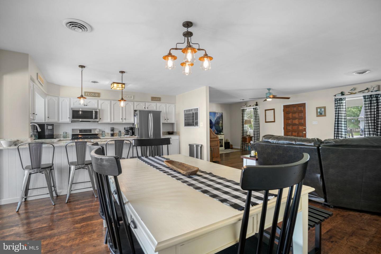 4192 SUNRISE DRIVE CIR, CHINCOTEAGUE ISLAND, Virginia 23336, 2 Bedrooms Bedrooms, ,3 BathroomsBathrooms,Residential,For sale,4192 SUNRISE DRIVE CIR,VAAC2002182 MLS # VAAC2002182