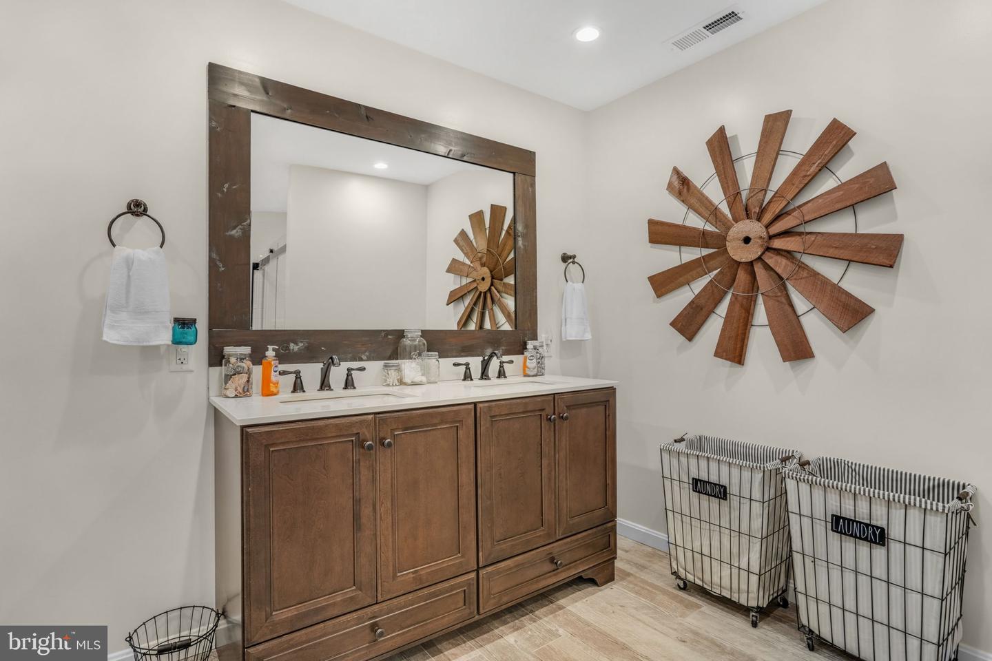 4192 SUNRISE DRIVE CIR, CHINCOTEAGUE ISLAND, Virginia 23336, 2 Bedrooms Bedrooms, ,3 BathroomsBathrooms,Residential,For sale,4192 SUNRISE DRIVE CIR,VAAC2002182 MLS # VAAC2002182