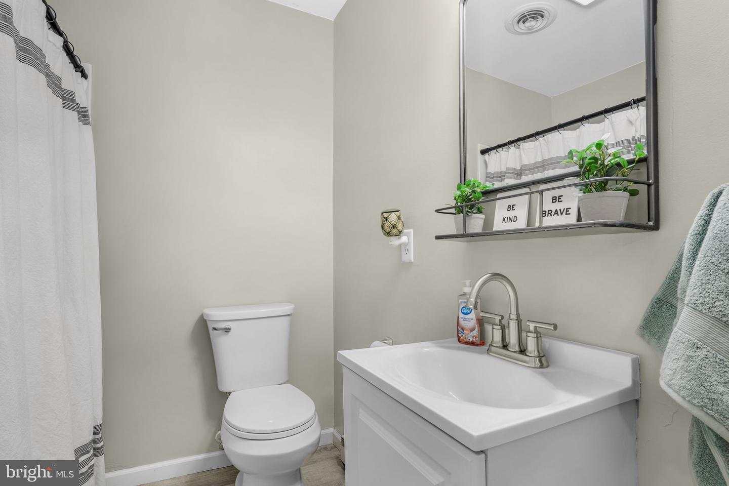 4192 SUNRISE DRIVE CIR, CHINCOTEAGUE ISLAND, Virginia 23336, 2 Bedrooms Bedrooms, ,3 BathroomsBathrooms,Residential,For sale,4192 SUNRISE DRIVE CIR,VAAC2002182 MLS # VAAC2002182