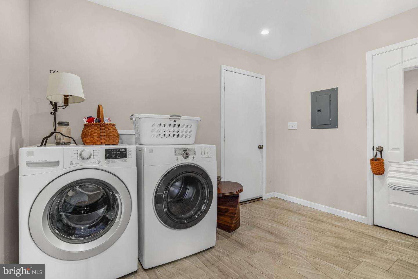 4192 SUNRISE DRIVE CIR, CHINCOTEAGUE ISLAND, Virginia 23336, 2 Bedrooms Bedrooms, ,3 BathroomsBathrooms,Residential,For sale,4192 SUNRISE DRIVE CIR,VAAC2002182 MLS # VAAC2002182