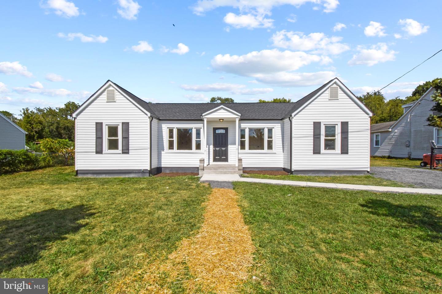 11375 PORT REPUBLIC RD, PORT REPUBLIC, Virginia 24471, 3 Bedrooms Bedrooms, 5 Rooms Rooms,2 BathroomsBathrooms,Residential,For sale,11375 PORT REPUBLIC RD,VARO2002520 MLS # VARO2002520