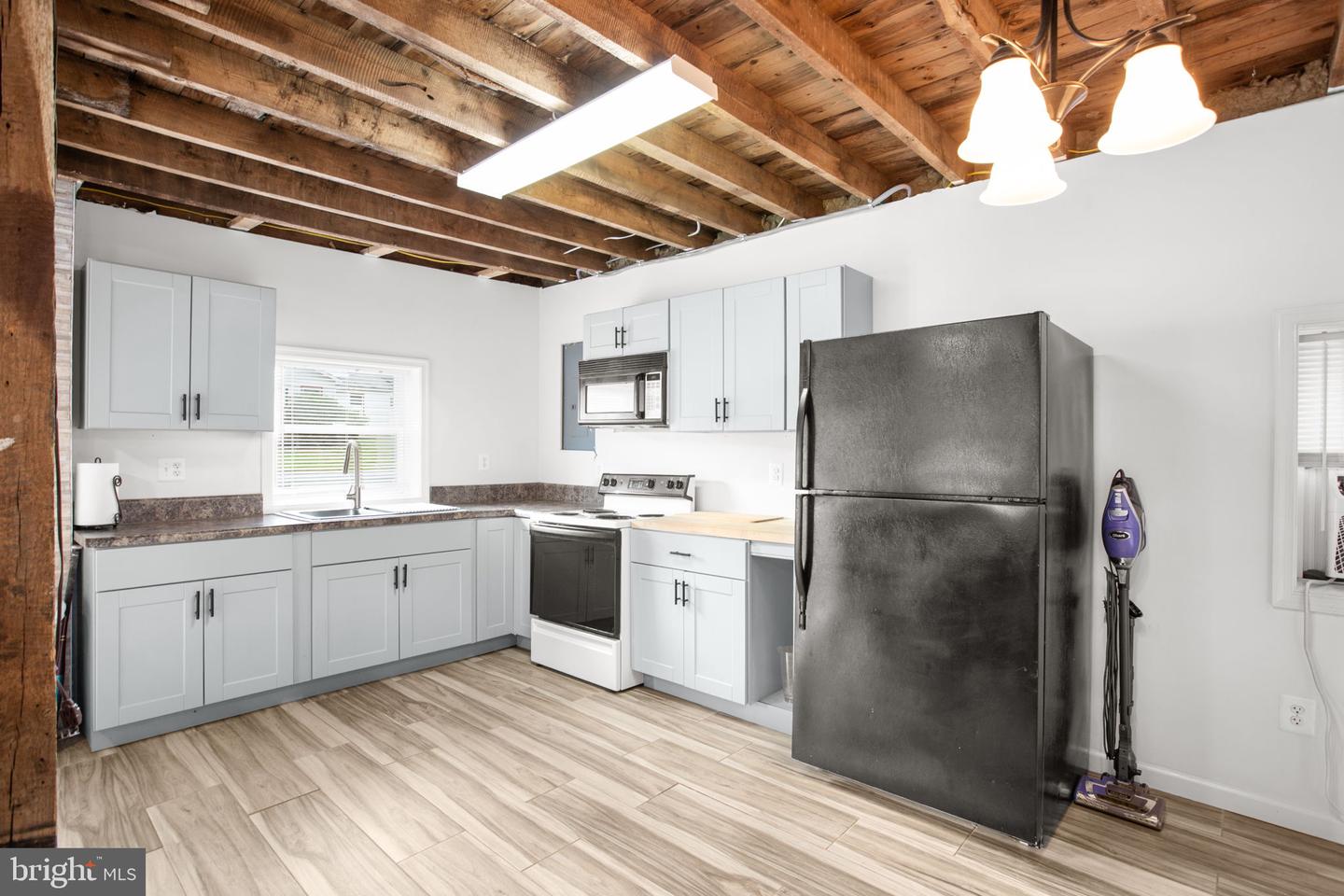 12423 SPOTSWOOD FURNACE RD, FREDERICKSBURG, Virginia 22407, 3 Bedrooms Bedrooms, ,2 BathroomsBathrooms,Residential,For sale,12423 SPOTSWOOD FURNACE RD,VASP2035776 MLS # VASP2035776