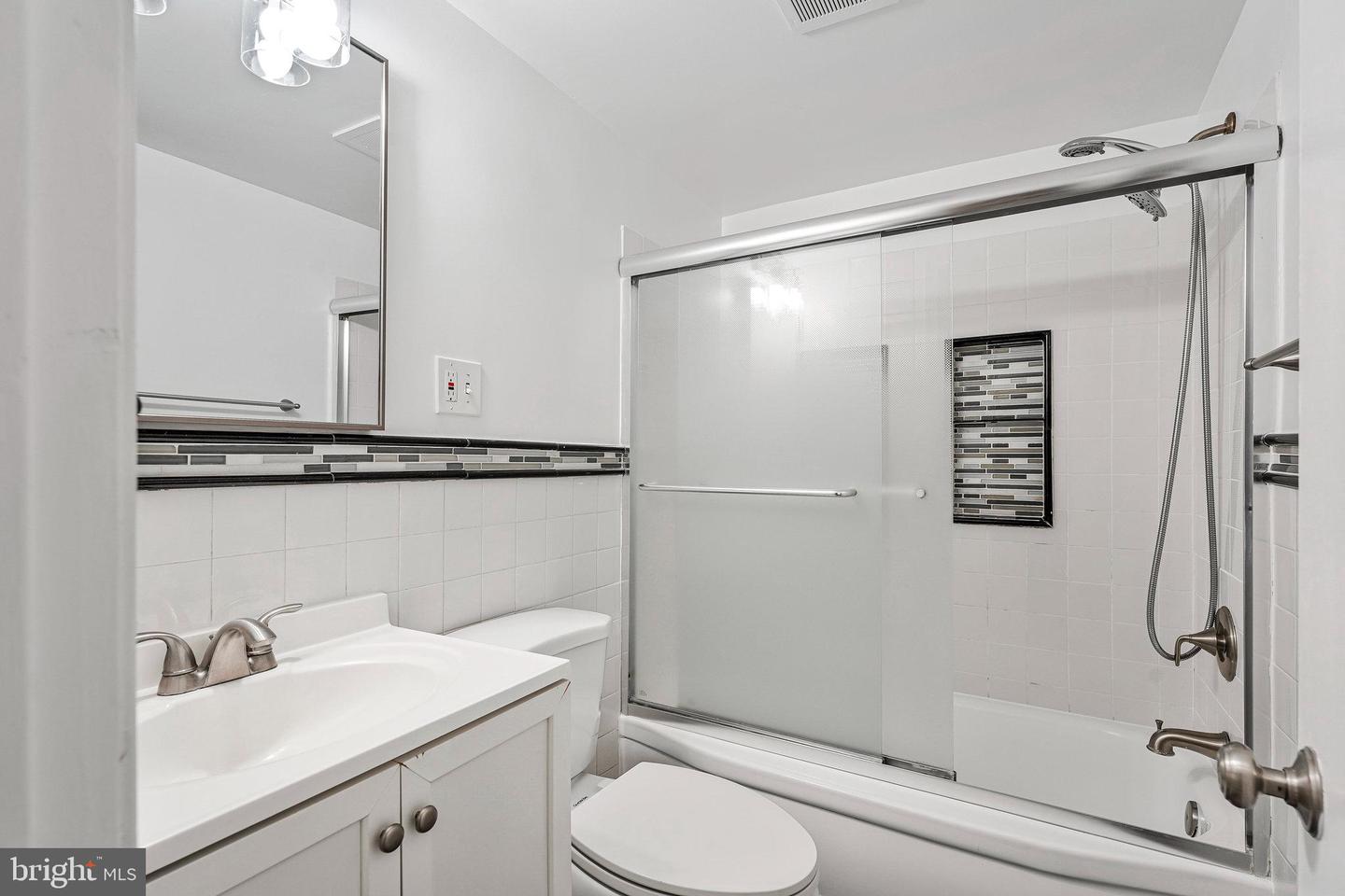 9451 FAIRFAX BLVD #102, FAIRFAX, Virginia 22031, 2 Bedrooms Bedrooms, ,1 BathroomBathrooms,Residential,For sale,9451 FAIRFAX BLVD #102,VAFC2006868 MLS # VAFC2006868