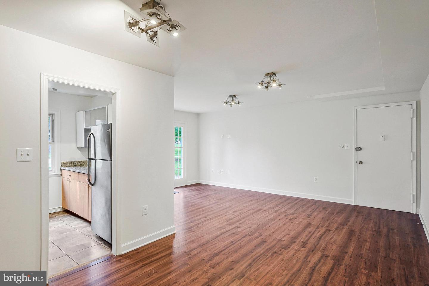 9451 FAIRFAX BLVD #102, FAIRFAX, Virginia 22031, 2 Bedrooms Bedrooms, ,1 BathroomBathrooms,Residential,For sale,9451 FAIRFAX BLVD #102,VAFC2006868 MLS # VAFC2006868