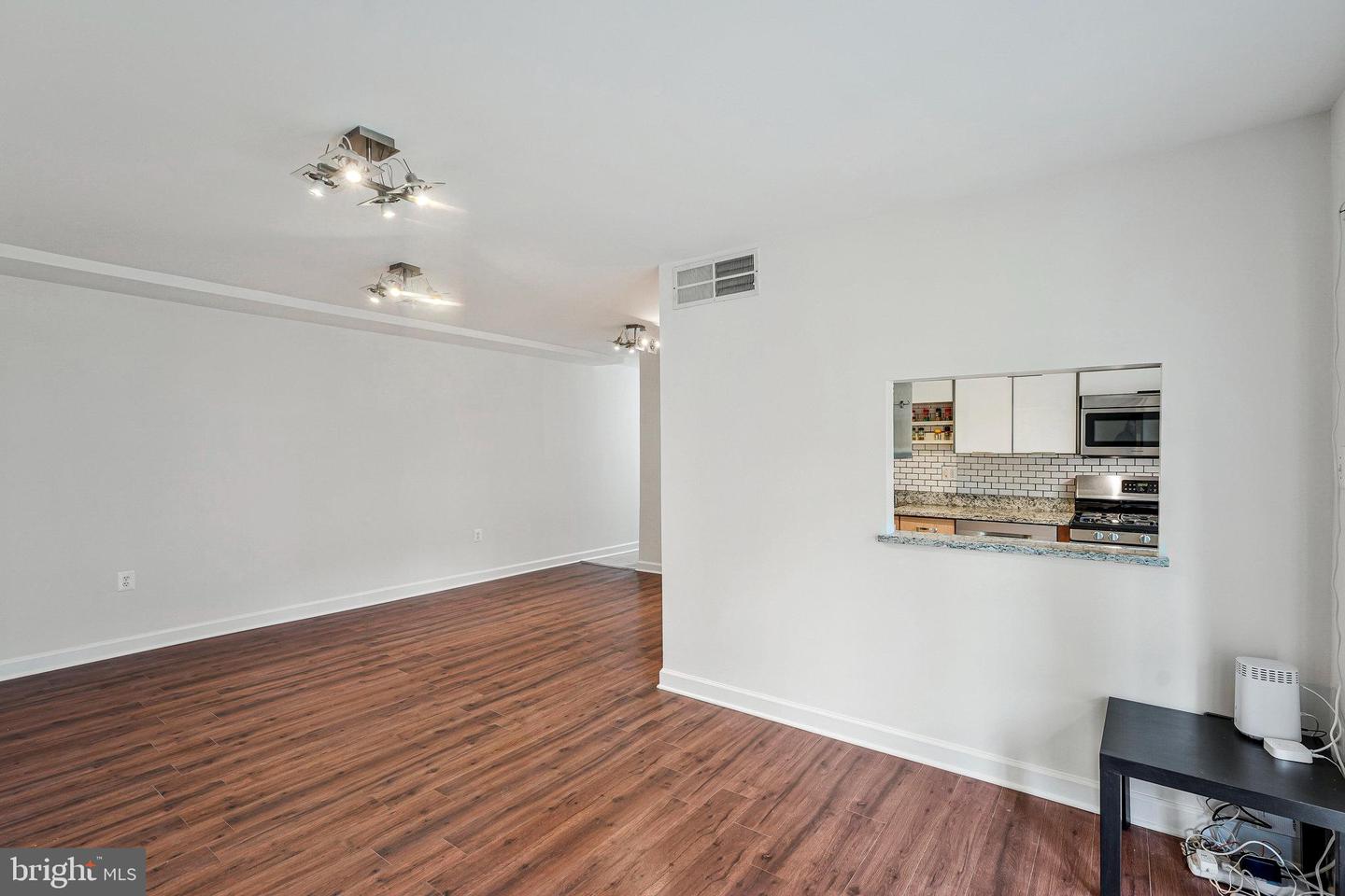 9451 FAIRFAX BLVD #102, FAIRFAX, Virginia 22031, 2 Bedrooms Bedrooms, ,1 BathroomBathrooms,Residential,For sale,9451 FAIRFAX BLVD #102,VAFC2006868 MLS # VAFC2006868