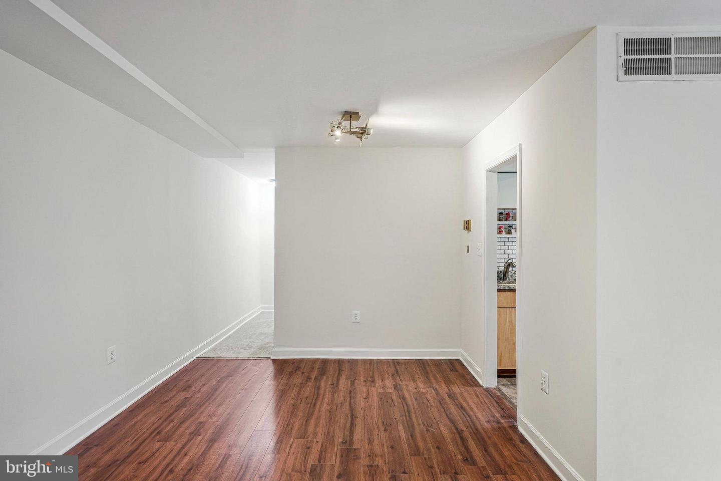 9451 FAIRFAX BLVD #102, FAIRFAX, Virginia 22031, 2 Bedrooms Bedrooms, ,1 BathroomBathrooms,Residential,For sale,9451 FAIRFAX BLVD #102,VAFC2006868 MLS # VAFC2006868