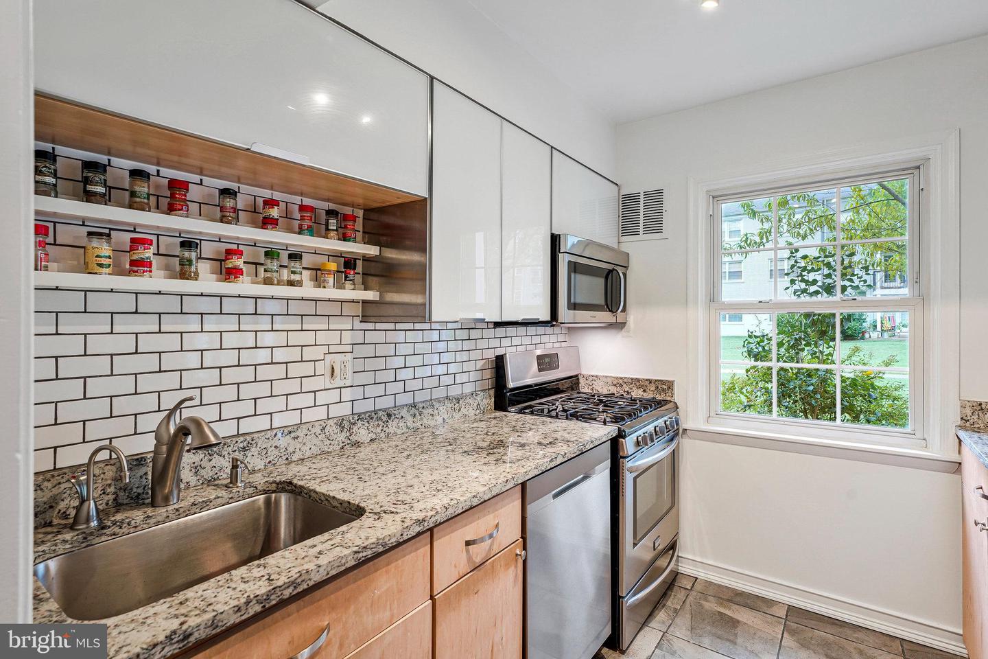 9451 FAIRFAX BLVD #102, FAIRFAX, Virginia 22031, 2 Bedrooms Bedrooms, ,1 BathroomBathrooms,Residential,For sale,9451 FAIRFAX BLVD #102,VAFC2006868 MLS # VAFC2006868