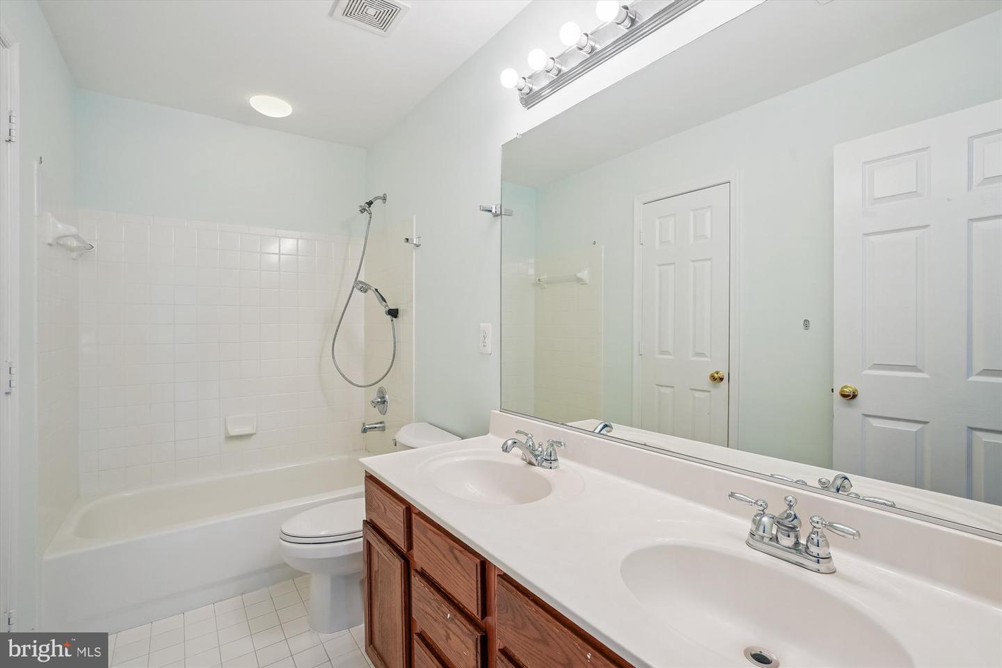 9183 MATTHEW DR, MANASSAS PARK, Virginia 20111, 6 Bedrooms Bedrooms, ,4 BathroomsBathrooms,Residential,For sale,9183 MATTHEW DR,VAMP2003260 MLS # VAMP2003260