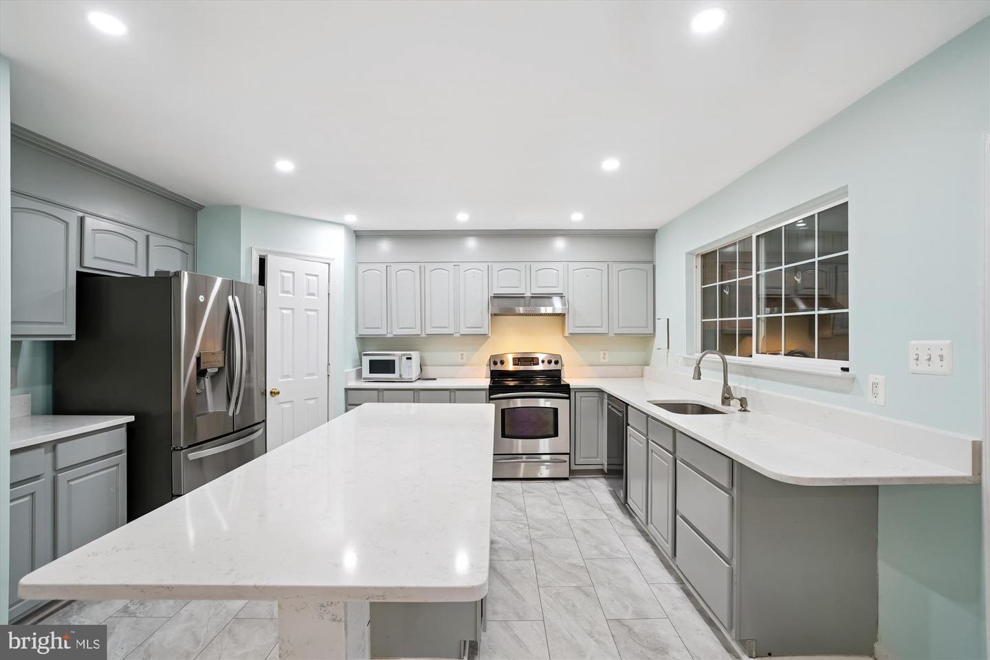 9183 MATTHEW DR, MANASSAS PARK, Virginia 20111, 6 Bedrooms Bedrooms, ,4 BathroomsBathrooms,Residential,For sale,9183 MATTHEW DR,VAMP2003260 MLS # VAMP2003260