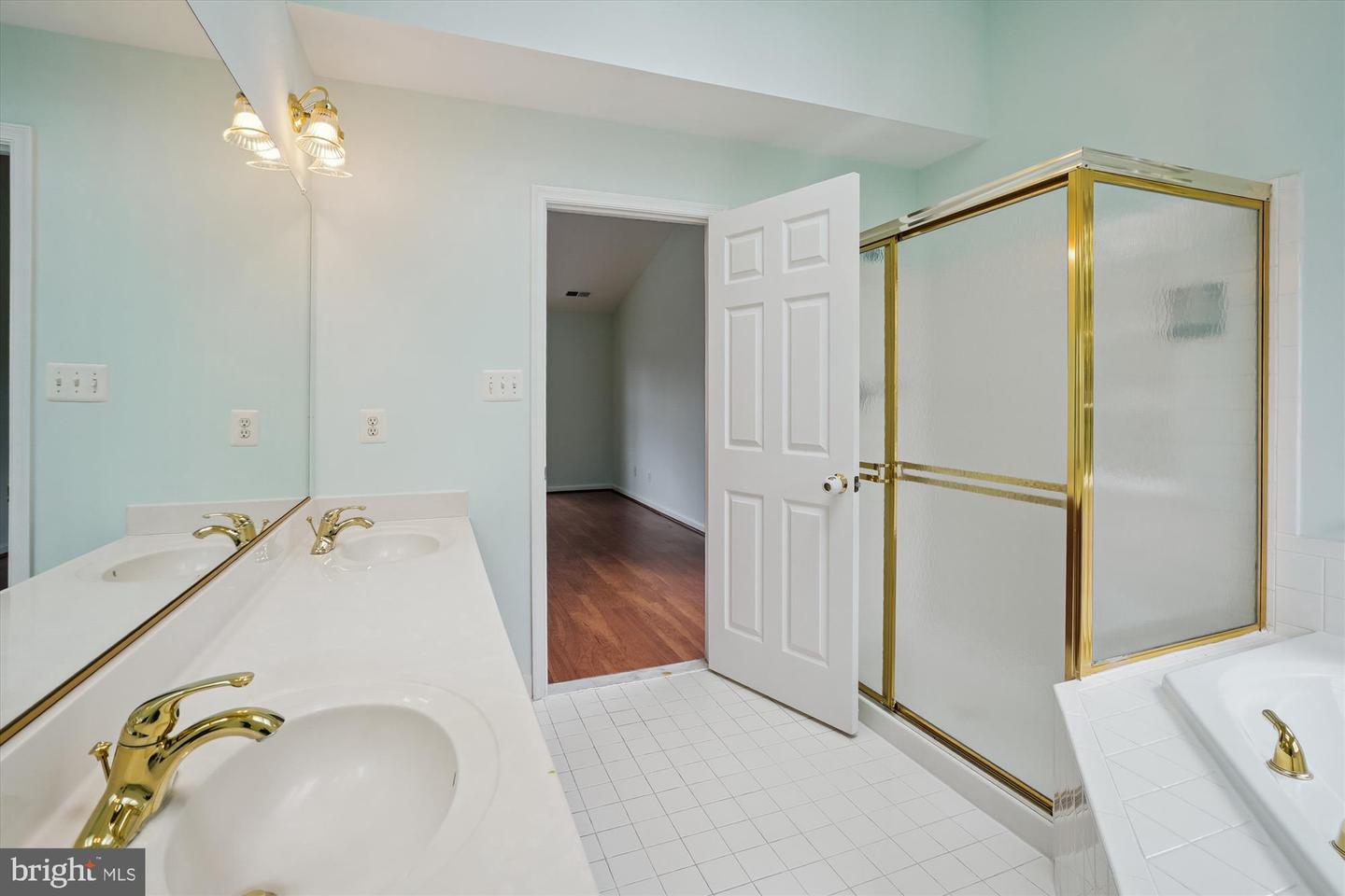9183 MATTHEW DR, MANASSAS PARK, Virginia 20111, 6 Bedrooms Bedrooms, ,4 BathroomsBathrooms,Residential,For sale,9183 MATTHEW DR,VAMP2003260 MLS # VAMP2003260