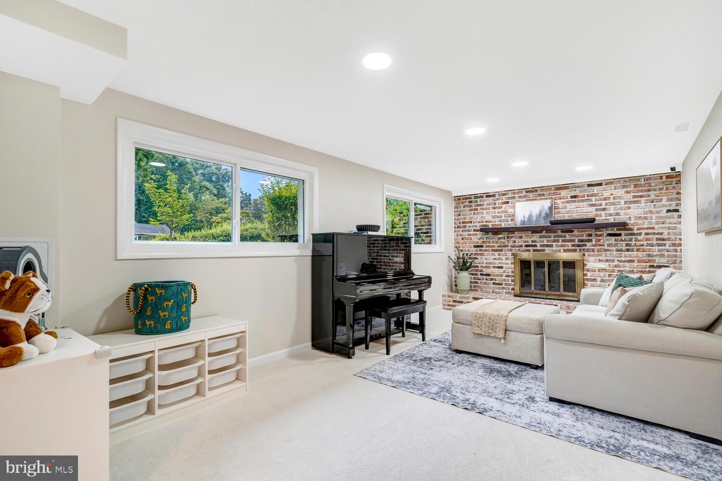 1929 BATON DR, VIENNA, Virginia 22182, 5 Bedrooms Bedrooms, ,3 BathroomsBathrooms,Residential,For sale,1929 BATON DR,VAFX2263170 MLS # VAFX2263170