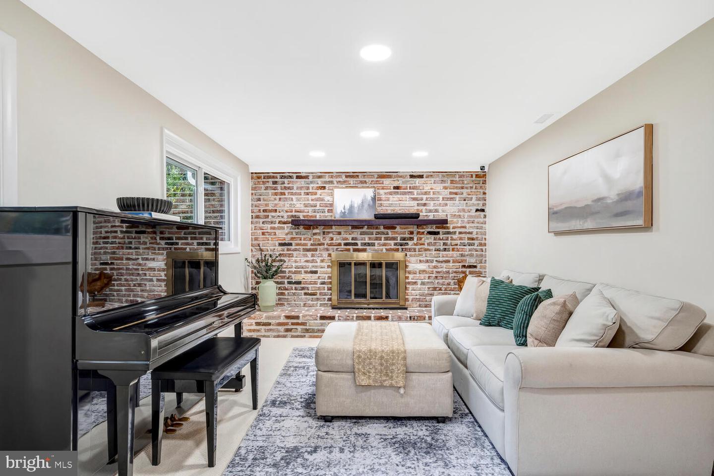 1929 BATON DR, VIENNA, Virginia 22182, 5 Bedrooms Bedrooms, ,3 BathroomsBathrooms,Residential,For sale,1929 BATON DR,VAFX2263170 MLS # VAFX2263170