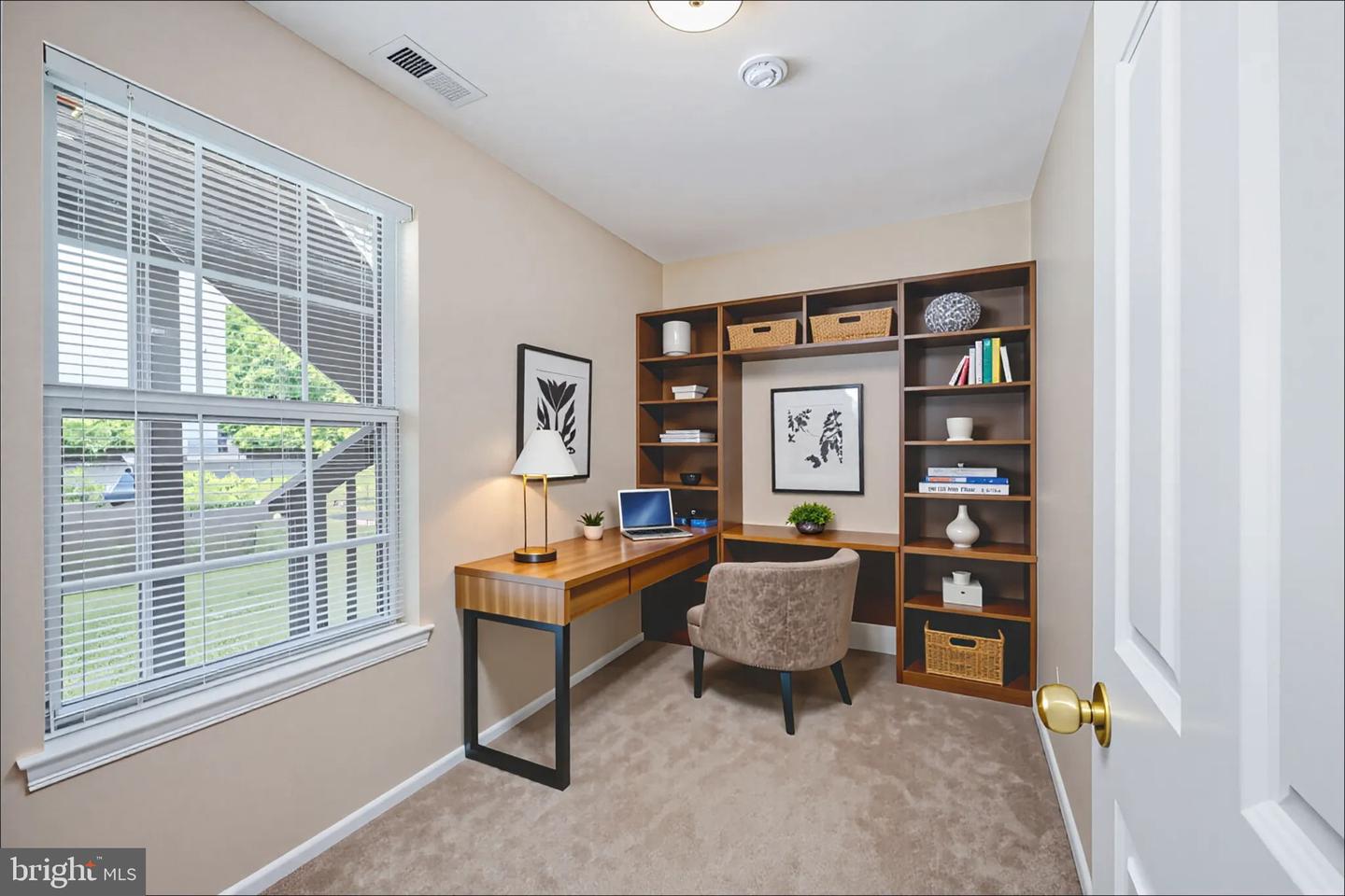 9476 SCARLET OAK DR, MANASSAS, Virginia 20110, 2 Bedrooms Bedrooms, ,2 BathroomsBathrooms,Residential,For sale,9476 SCARLET OAK DR,VAMN2009258 MLS # VAMN2009258