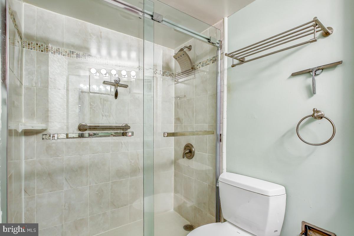 5901 MOUNT EAGLE DR #1117, ALEXANDRIA, Virginia 22303, 1 Bedroom Bedrooms, 6 Rooms Rooms,1 BathroomBathrooms,Residential,For sale,5901 MOUNT EAGLE DR #1117,VAFX2263224 MLS # VAFX2263224