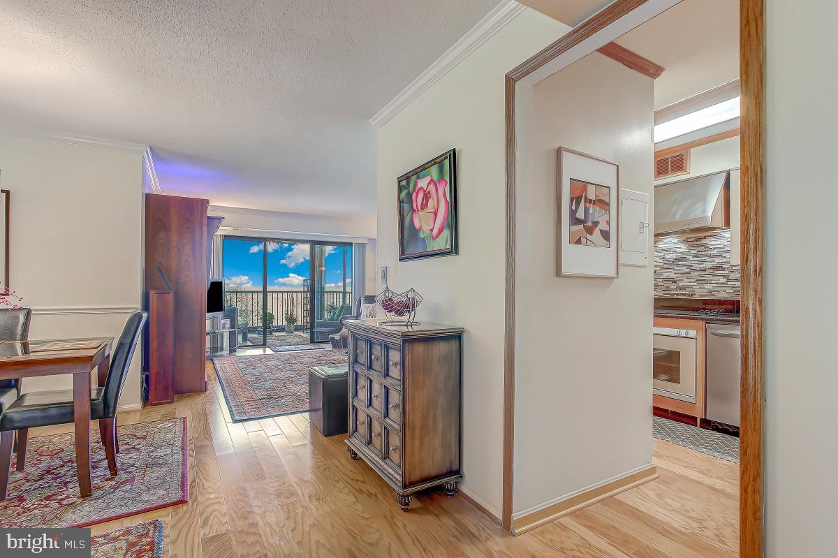 5901 MOUNT EAGLE DR #1117, ALEXANDRIA, Virginia 22303, 1 Bedroom Bedrooms, 6 Rooms Rooms,1 BathroomBathrooms,Residential,For sale,5901 MOUNT EAGLE DR #1117,VAFX2263224 MLS # VAFX2263224