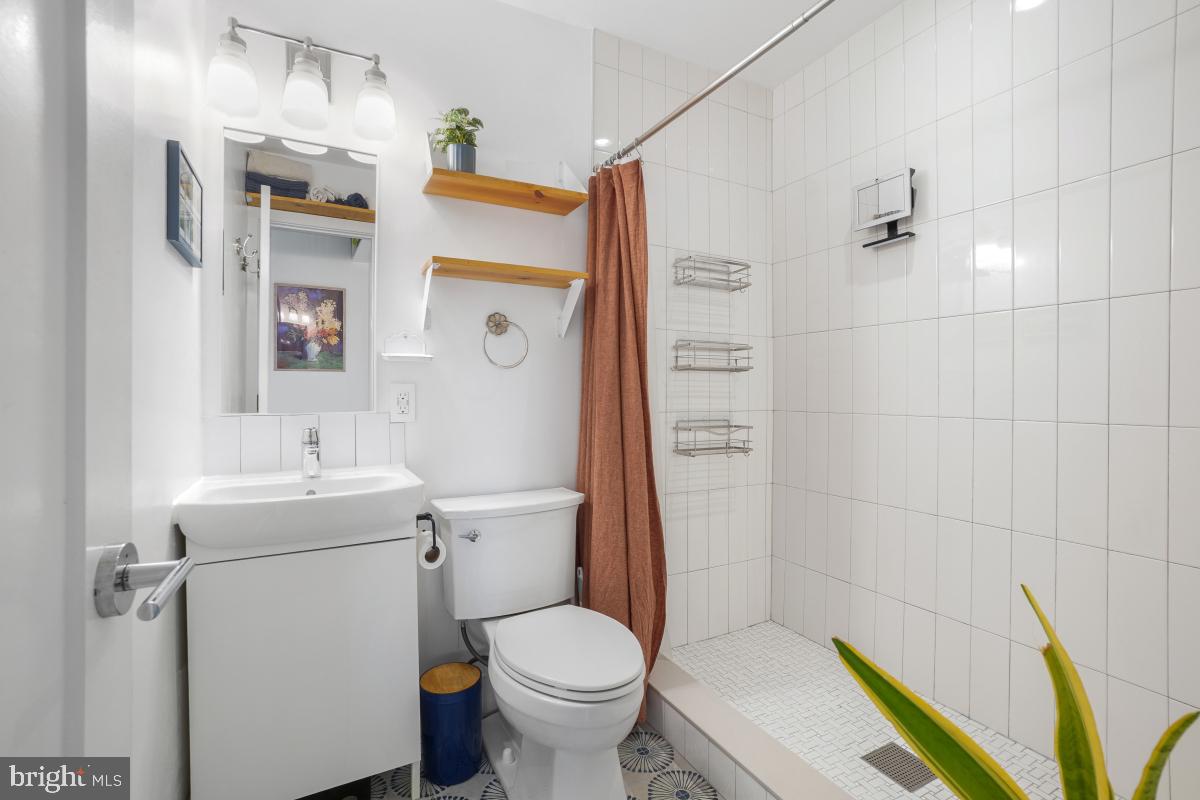 1514 NEWTON ST NW #302, WASHINGTON, District Of Columbia 20010, 1 Bedroom Bedrooms, ,1 BathroomBathrooms,Residential,For sale,1514 NEWTON ST NW #302,DCDC2216810 MLS # DCDC2216810