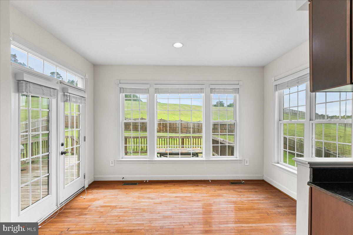 3629 STONEWALL MANOR DR, TRIANGLE, Virginia 22172, 5 Bedrooms Bedrooms, ,4 BathroomsBathrooms,Residential,For sale,3629 STONEWALL MANOR DR,VAPW2102642 MLS # VAPW2102642
